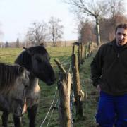 Pierwszy gospodarz ptop w Żywkowie - Piotrek i koniki